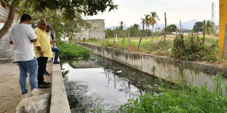 Gobierno Municipal Realiza Recorrido en los Canales de Desagüe.