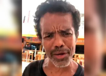 ¡Increíble! Lo mató su vecino mientras golpeaba a su propia madre