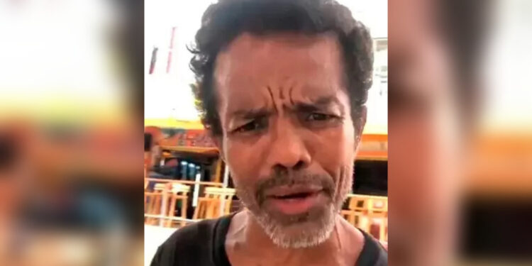 ¡Increíble! Lo mató su vecino mientras golpeaba a su propia madre