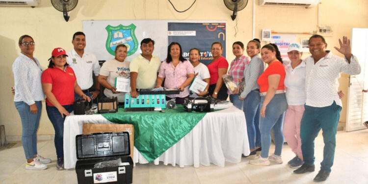 El Gobierno Municipal Entrega Nuevos Equipos Tecnológicos A Institución Educativa Técnica Agropecuaria Sevillano.