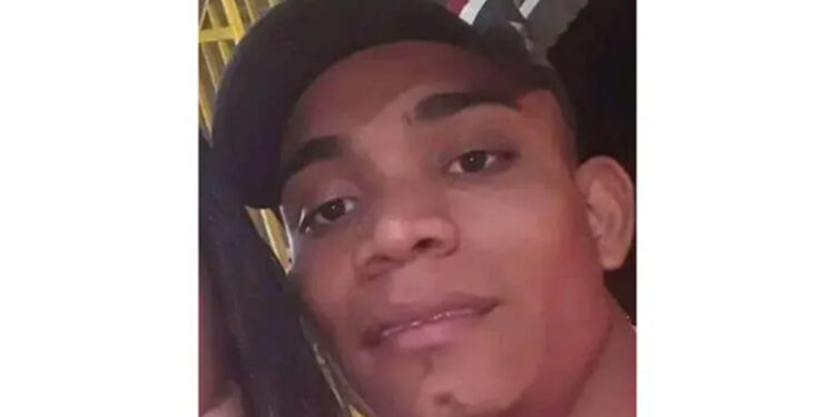 Sicario Llegó y le Pegó un balazo en la Cabeza a Roberto Carlos Escobar