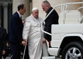 El Papa Francisco ingresó al hospital para someterse a una intervención quirúrgica.