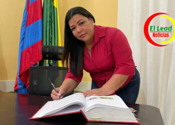 Edelfa Martínez se Posesiona como Nueva Secretaria de Educación