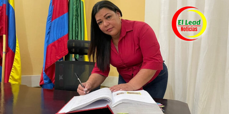 Edelfa Martínez se Posesiona como Nueva Secretaria de Educación