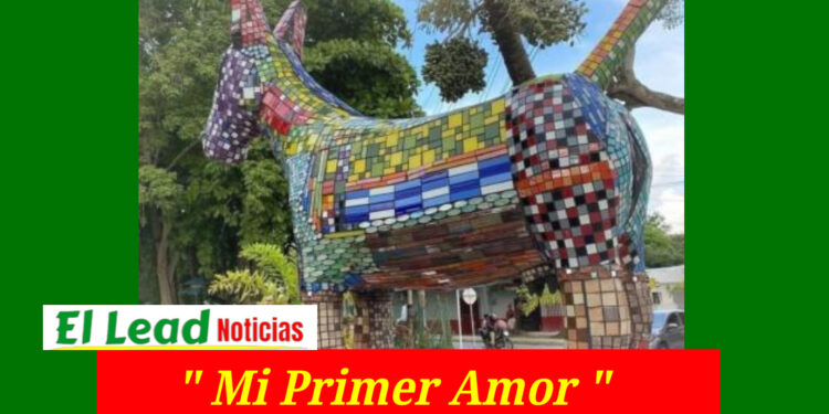 “Mi Primer Amor»: Escultura La «Burra» Causa Polémica  En La Costa Caribe