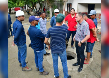 Continúan los Diálogos y los Compromisos para Avanzar en la Ejecución de la Obra de Alcantarillado en los Barrios Nancy Polo Y París de Ciénaga.