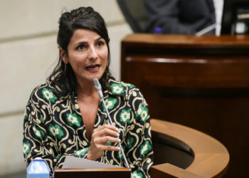 En Medio de Escándalo Irene Vélez, Confirma su Salida del Ministerio de Minas y Energía.