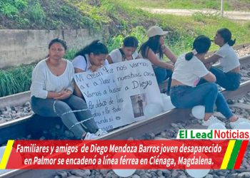 Familiares y amigos  de Diego Mendoza Barros joven desaparecido en Palmor se encadenó a línea férrea en Ciénaga, Magdalena.